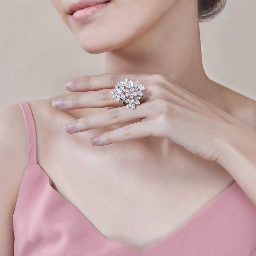 18K White Gold Diamond Ring