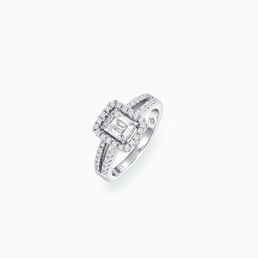 18K White Gold Emerald Cut Diamond Ring