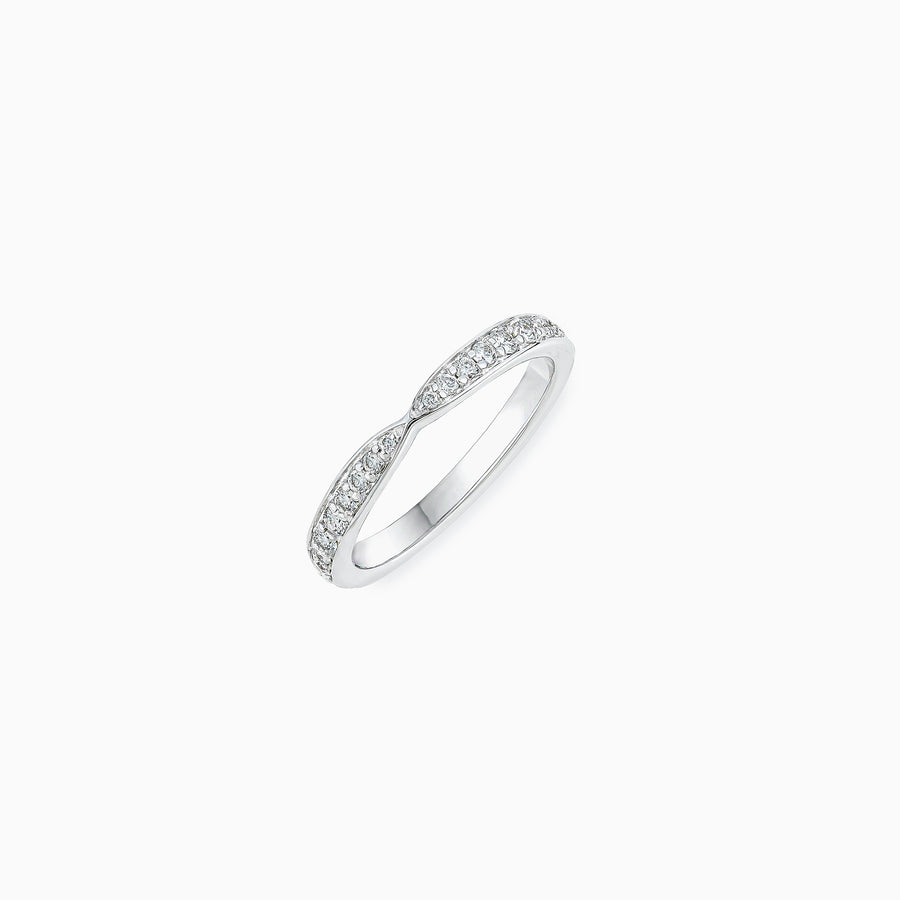 18K White Gold Diamond Ring