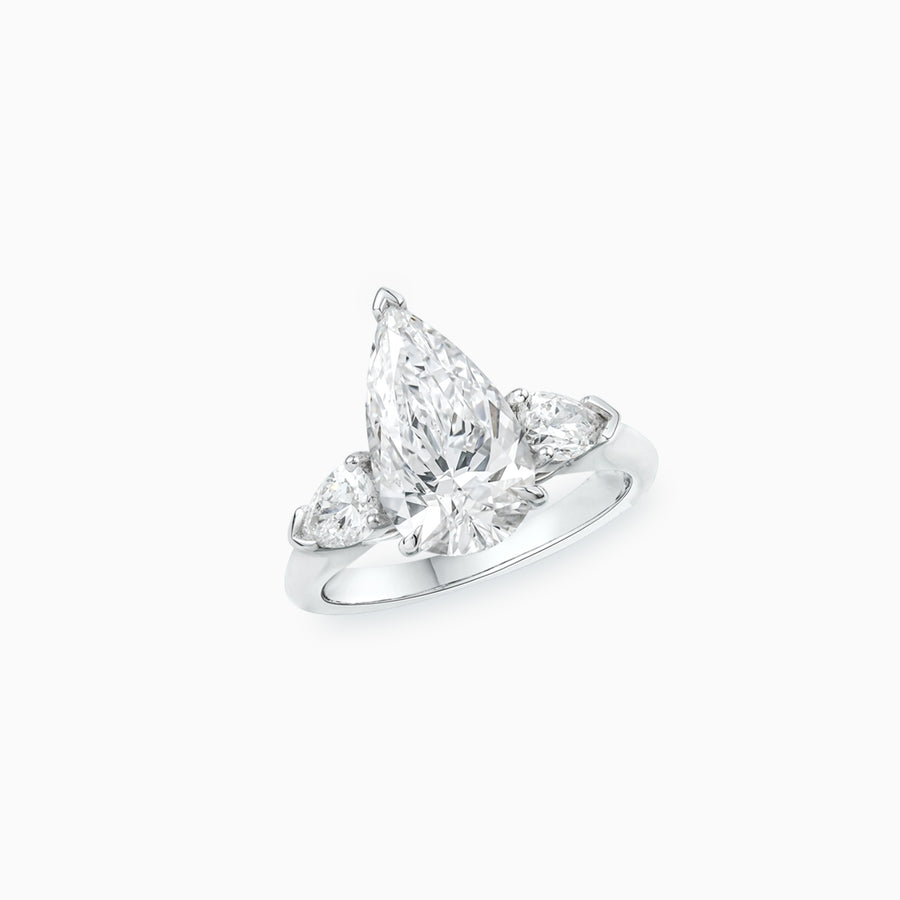 18K White Gold Pear Shaped Diamond Ring